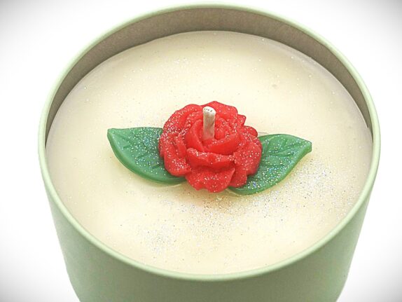 Red Rose Candle – Green Can (net wt. 6 fl. oz.)